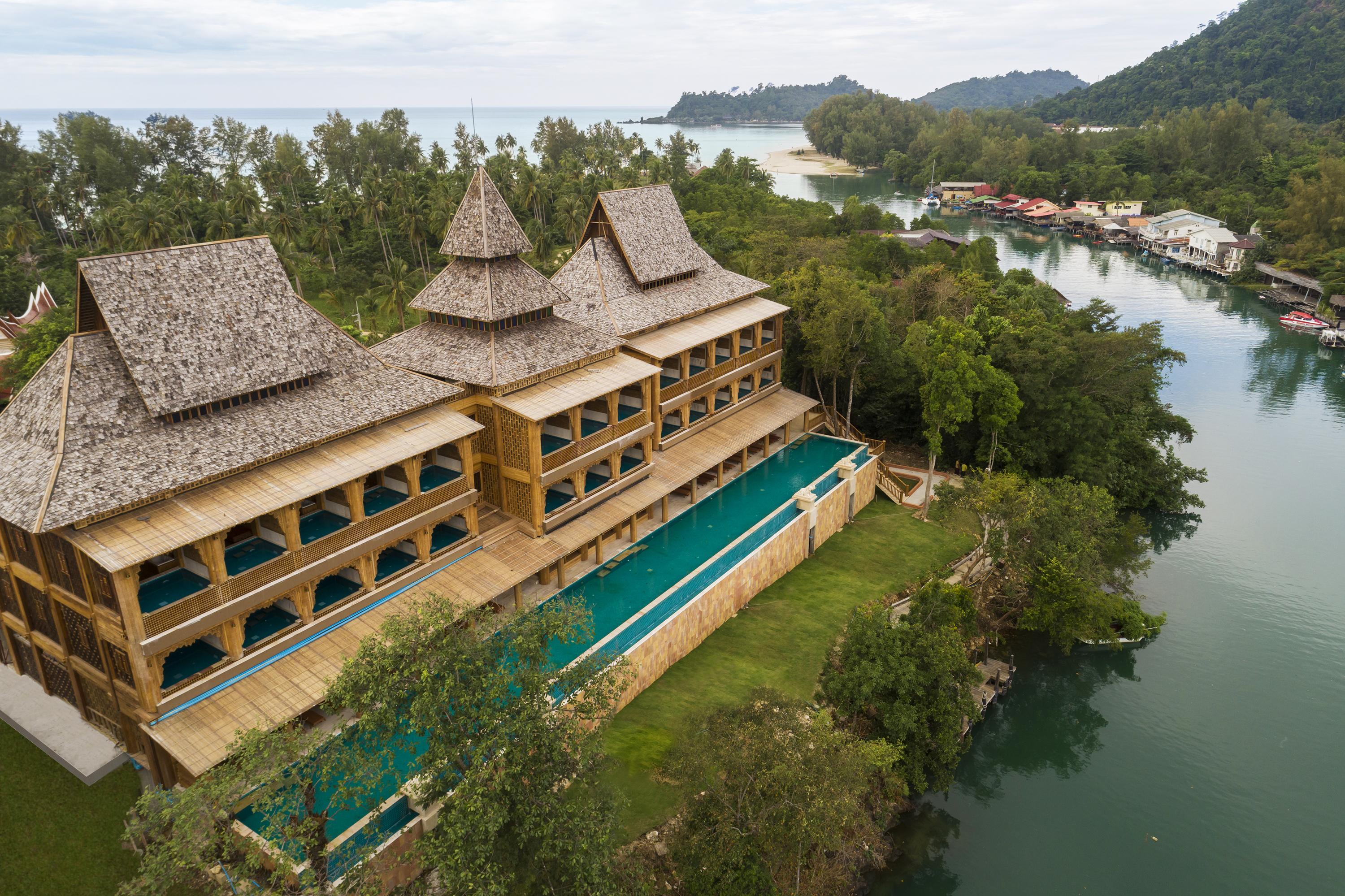 Santhiya Tree Koh Chang Resort Exterior photo